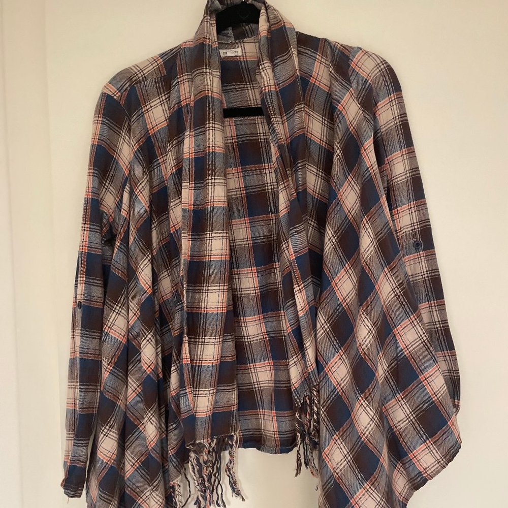 En Creme Plaid Shawl Shirt Small